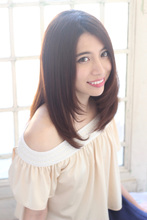 大人かわいいツヤ髪のナチュラルストレートセミディ|Secretのヘアスタイル