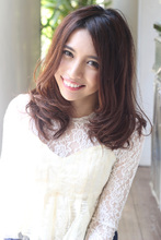 ニュアンスパーマで簡単スタイリングのラフなくせ毛風セミディ|Secretのヘアスタイル