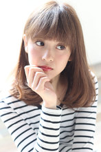 ナチュラルワンカールのやわらか大人かわいいセミディ|Secretのヘアスタイル