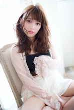 ミックスウェーブで巻き髪風可愛いひし形セミディー|Secretのヘアスタイル