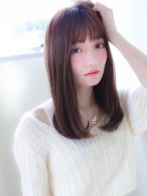小顔に見える透明感のあるグレージュワンカールパーマミディー|Secretのヘアスタイル