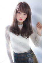 大人かわいいグレージュカラーの簡単スタイリングセミディー|Secretのヘアスタイル