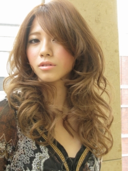 ☆外国人風ドレスカール☆ | 銀座の美容室 XELHAのヘアスタイル | Rasysa(らしさ)