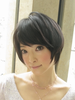 大人の前下がりボブ 黒木瞳さん風 銀座の美容室 Afloat Ginzaのヘアスタイル Rasysa らしさ