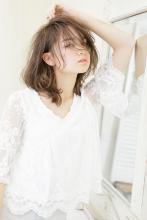 クセ毛なのにラフで甘い動きが色っぽい束感ミディアム|AFLOAT JAPANのヘアスタイル
