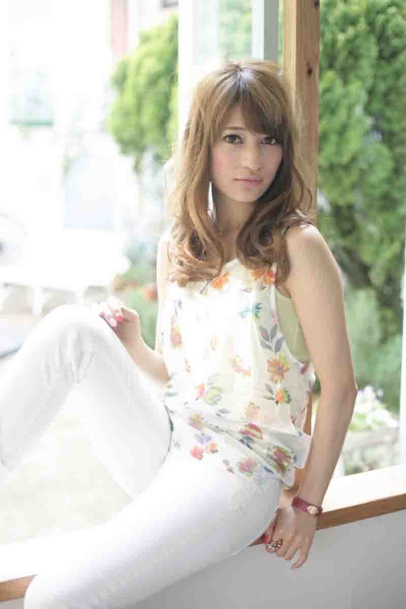 2013夏ヘアカタログ　セミロング髪型