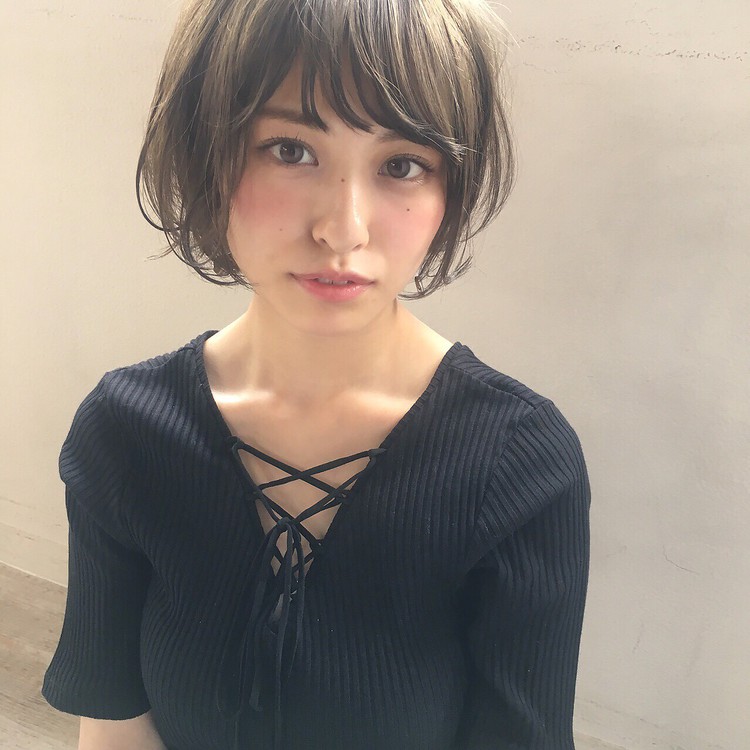 バレイヤージュ小顔ゆるパーマショートボブ ｜ 自由が丘・学芸大学・中目黒の美容室 ALICe by afloatのヘアスタイル