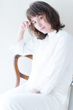 小顔に見えるパーマ秋スタイル簡単スタイリングショート AKI-372|ALICe by afloatのヘアスタイル