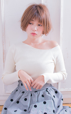 ひし形小顔バング柔らかショート AKI-403|ALICe by afloatのヘアスタイル
