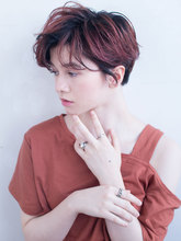 ハンサムショート風秋のグラデーションカラースモーキーピンク AKI-518|ALICe by afloatのヘアスタイル