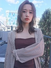 30代40代くびれゆるふわ外ハネセミミディ 45|ALICe by afloatのヘアスタイル