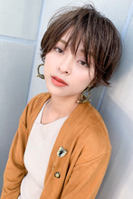 フォギーベージュカラー外はねデジタルパーマショート AKI-552|ALICe by afloatのヘアスタイル