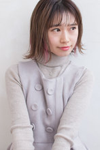 外はねショートイルミナカラー可愛いスタイル AKI-559|ALICe by afloatのヘアスタイル