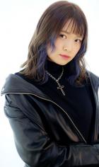 インナーとグラデーションの組み合わせで顔まわりを華やかに|B2C梅田のヘアスタイル