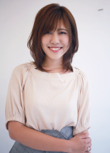 多い髪を軽く見せるレイヤースタイル|Raffine 三宮 安達 麻衣のヘアスタイル