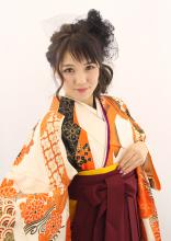 肩くらいの短いボブでも前から見ても後ろから見ても可愛い華やかなアレンジ。|Raffine 三宮のヘアスタイル