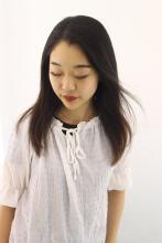 毛量も多く、クセもあってハチの膨らみが気になるモデルさんを サラサラまとまりのあるストレートにさせていただきました。多い髪もしなやかに軽やかに。 |Raffine 三宮のヘアスタイル