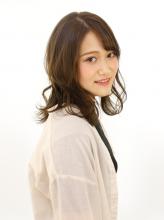 どんなカラーをしてもオレンジになってしまうモデルさんを透明感のあるグレージュヘアに。|Raffine 三宮のヘアスタイル
