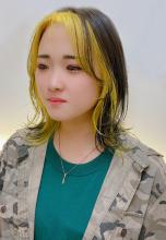 軽やかなウルフヘアにイメチェン 軽いヘアスタイルにはインナーカラーもぴったり|Raffine 三宮のヘアスタイル