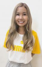 明るさをキープしつつ、黄味を消すアッシュをのせて作るブリーチ必須のミルクティーカラー|Raffine 三宮 渡辺 由里絵のヘアスタイル