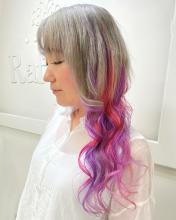 インナーカラーをユニコーンカラーでおしゃれヘアに|Raffine 三宮のヘアスタイル