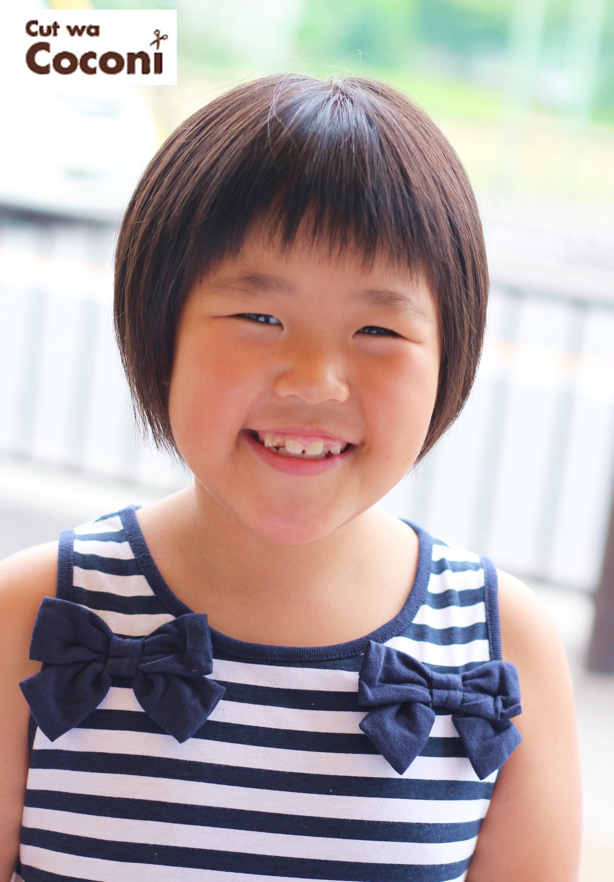 かわいいお子様カット！スッキリボブヘアスタイルで、いい笑顔ですね～