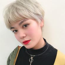 ニュアンスマッシュショート×ホワイトブリーチ|DaB OMOTESANDOのヘアスタイル
