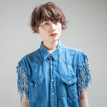 暗髪ショート×ニュアンスパーマ|DaB OMOTESANDOのヘアスタイル