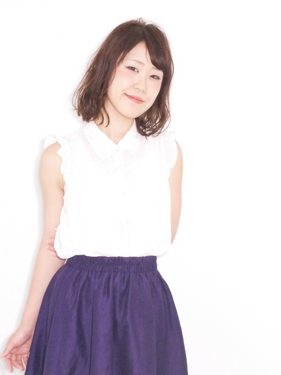 斜めバングのsweetパーマロブ