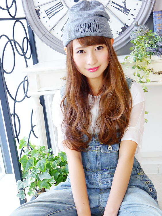 ニット帽が似合う ふわ可愛いロング 栄 錦 泉 東桜 新栄の美容室 Hair Jurer Deuxのヘアスタイル Rasysa らしさ