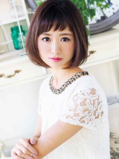 眉上ショートバングで可愛く大人女子ボブ 栄 錦 泉 東桜 新栄の美容室 Jurerbelleのヘアスタイル Rasysa らしさ
