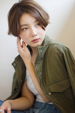 【添田】似合わせカットエアリーショート前下がり斜めバングs-15|Maria by afloatのヘアスタイル