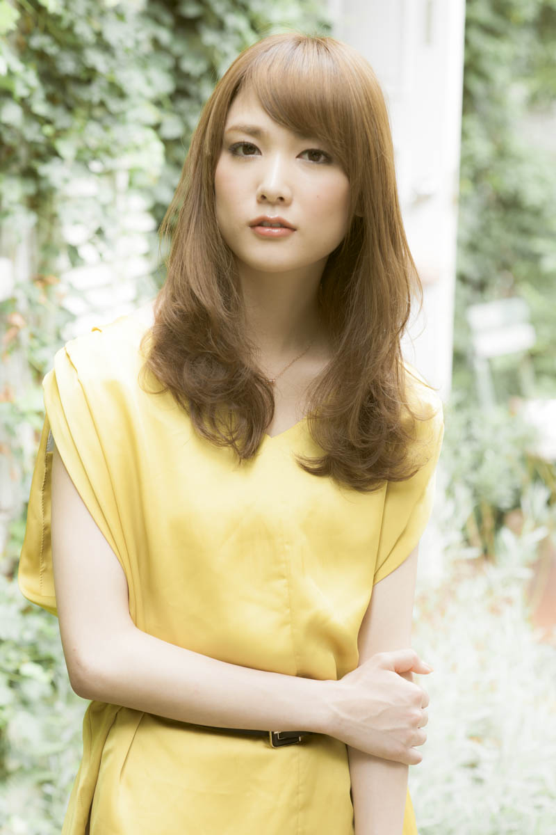 上品な色っぽさが漂う大人度の高いやわらかリラックスロング♪