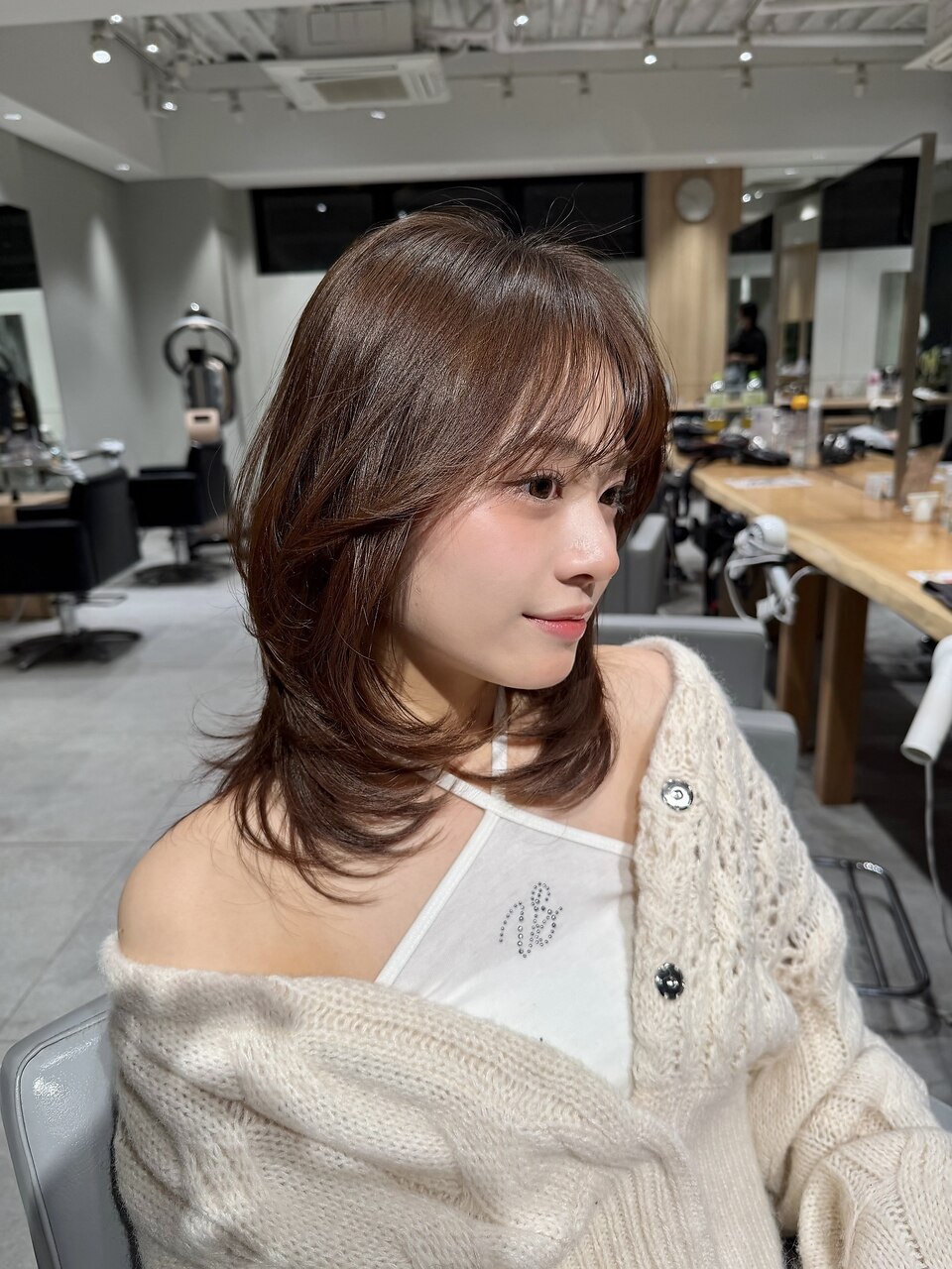 大人ガーリー 似合わせカット ミディアムレイヤーカット