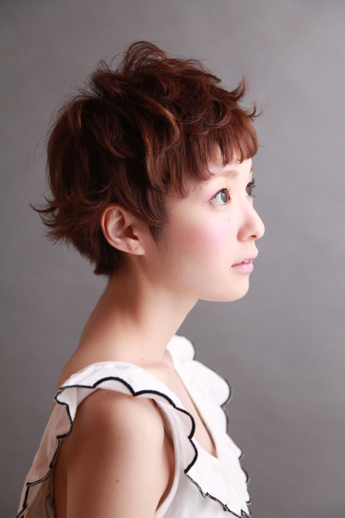 天使のような　柔らかカールでムードヘアーに！
