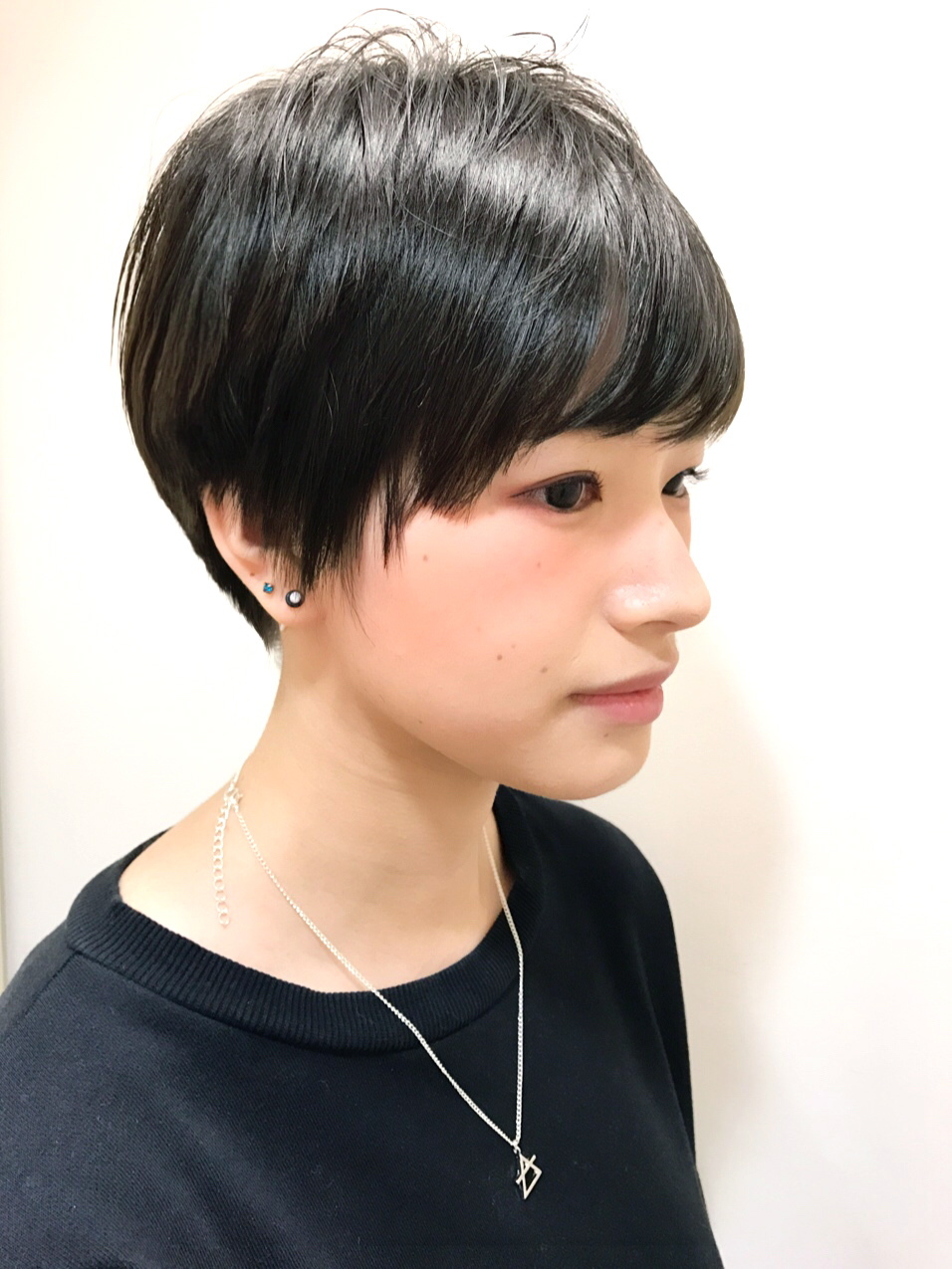黒髪オトナショートの画像(1) ｜ 吉祥寺の美容室 RENJISHI KICHIJOJIのヘアスタイル