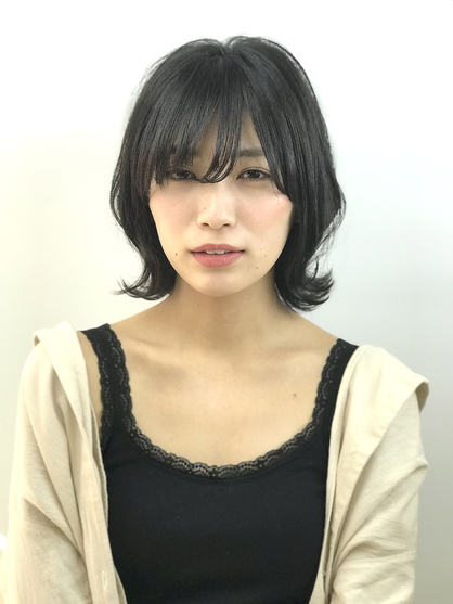 黒髪でも重く見えない外ハネスタイル 吉祥寺の美容室 Renjishi Kichijojiのヘアスタイル Rasysa らしさ