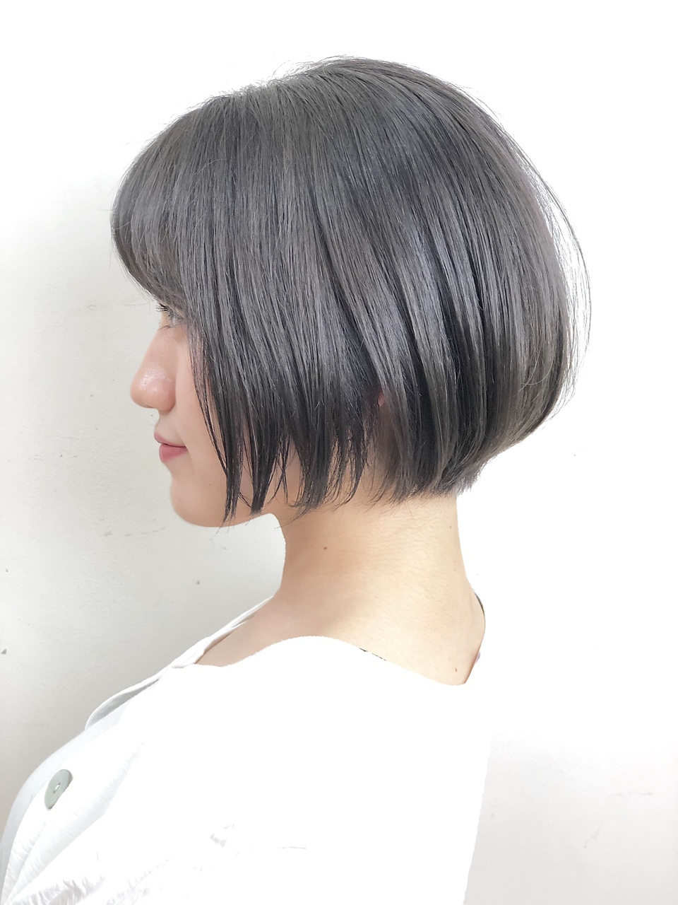 edol(エドル)シルバーアッシュボブ横顔の画像(1) ｜ 吉祥寺の美容室 RENJISHI KICHIJOJIのヘアスタイル