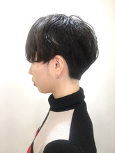 アンニュイな印象のショートパーマスタイル|RENJISHI KICHIJOJI 宮本 華早のヘアスタイル
