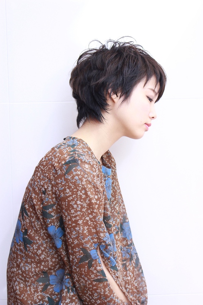 襟足長めなベリーショート 青山 表参道の美容室 Renjishi Aoyamaのヘアスタイル Rasysa らしさ