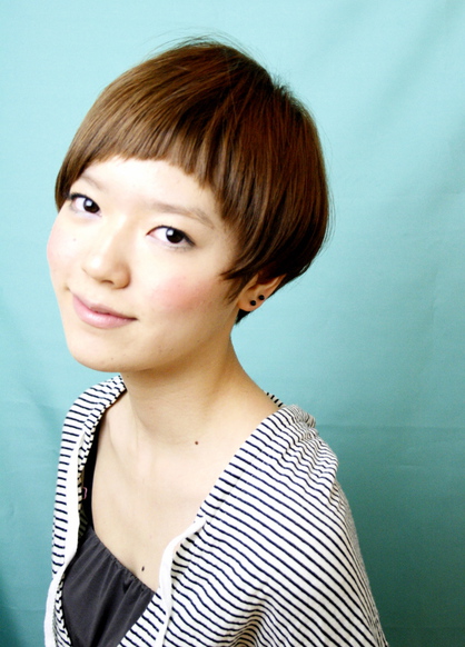 ショートマッシュルームスタイルでかわいいモードスタイルに 青山 表参道の美容室 Renjishi Aoyamaのヘアスタイル Rasysa らしさ