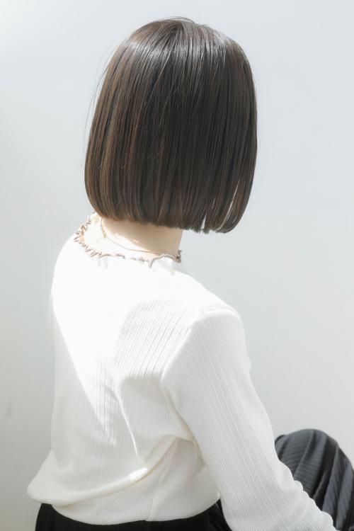 シースルーバング×ぱっつんボブの画像(4) ｜ 渋谷・道玄坂・明治通りの美容室 CLANのヘアスタイル ｜ Rasysa（らしさ）