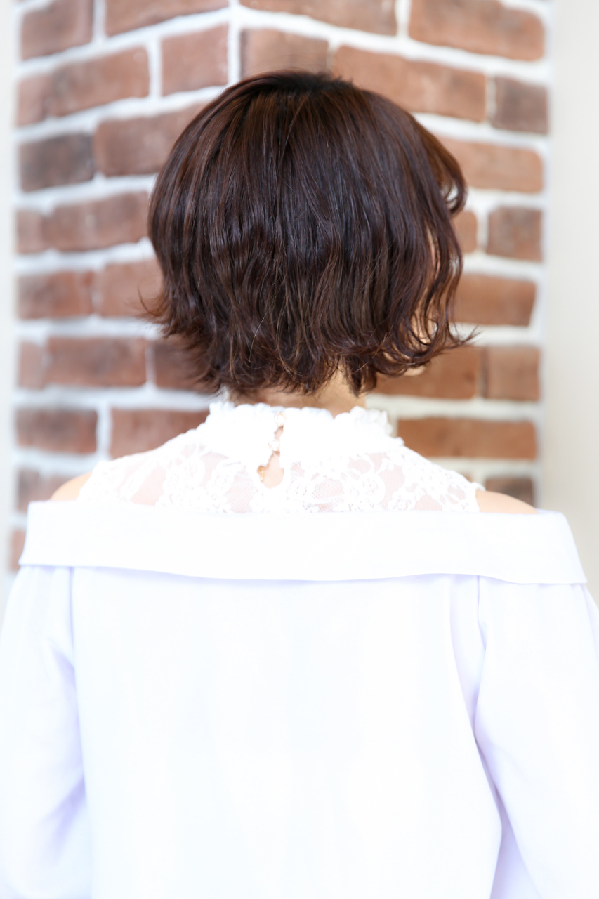 外ハネ束感ボブ