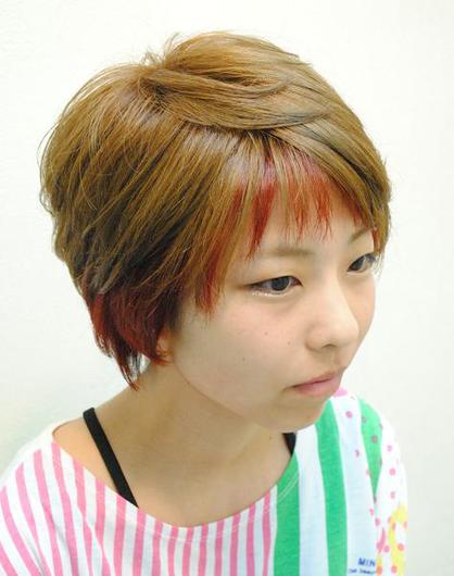 ツートンカラーのこだわり個性派ショート 川崎の美容室 Cure2のヘアスタイル Rasysa らしさ