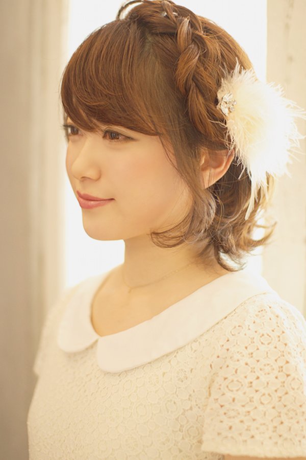 編み込みルーズなハーフアップxミディアムヘアアレンジ