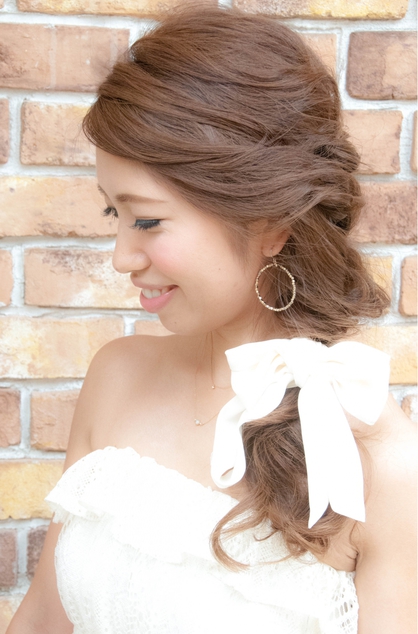 結婚式 二次会に 人気のワンサイドダウン 元町 石川町の美容室 Brotoのヘアスタイル Rasysa らしさ