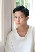 ビジネスシーンでもo.kのマルチフィットスタイル|ROOTSのヘアスタイル
