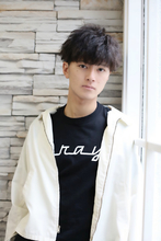 ツイストパーマでつくるマッドな質感|ROOTSのヘアスタイル