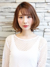 内巻きと外ハネのミックスの好印象ヘア|ROOTSのヘアスタイル