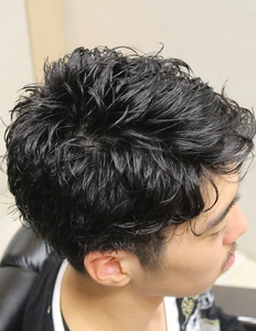 艶パーマショート|HAIR＆GROOMING YOSHIZAWA Inc. PREMIUMのヘアスタイル